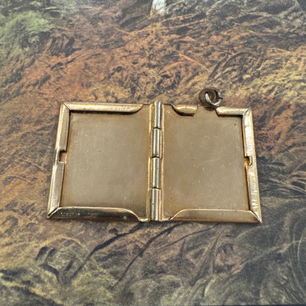 Vintage Locket Pendant Book  “This Is Your Life” Silver Tone, Functioning - Picture 5 of 5